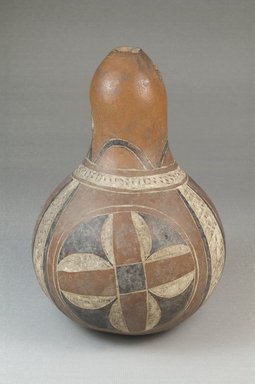  <em>Calabash</em>, before 1922. Calabash, clay, pigment, height: 6 5/16 in. (16 cm); diameter: 4 5/16 in. (11 cm). Brooklyn Museum, Museum Expedition 1922, Robert B. Woodward Memorial Fund, 22.1356. Creative Commons-BY (Photo: Brooklyn Museum, CUR.22.1356_front_PS5.jpg)