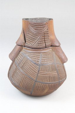 Kunyi Kongo. <em>Powder Box (Tutukipfula)</em>, late 19th or early 20th century. Wood, pigment, height: 5 in. (12.7 cm); diameter: 4 1/4 in. (10.8 cm). Brooklyn Museum, Museum Expedition 1922, Robert B. Woodward Memorial Fund, 22.137a-b. Creative Commons-BY (Photo: Brooklyn Museum, CUR.22.137_front_PS5.jpg)
