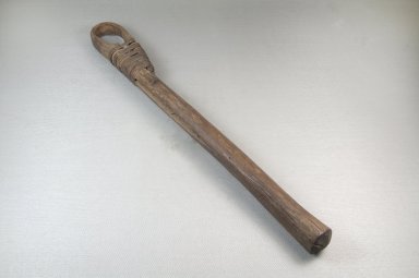  <em>Handle with Hasp</em>. Wood Brooklyn Museum, Museum Expedition 1922, Robert B. Woodward Memorial Fund, 22.1404. Creative Commons-BY (Photo: Brooklyn Museum, CUR.22.1404_threequarter_PS5.jpg)