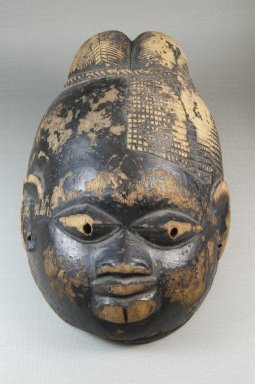 Yorùbá. <em>Gelede Mask</em>, late 19th or early 20th century. Wood, pigment, 7 x 6 1/2 x 12 in. (17.8 x 16.5 x 30.5 cm). Brooklyn Museum, Museum Expedition 1922, Robert B. Woodward Memorial Fund, 22.1580. Creative Commons-BY (Photo: Brooklyn Museum, CUR.22.1580_top_PS5.jpg)