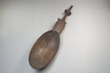  <em>Spoon</em>, late 19th or early 20th century. Wood, 3 1/8 x 13 in. (7.9 x 33 cm). Brooklyn Museum, Museum Expedition 1922, Robert B. Woodward Memorial Fund, 22.248. Creative Commons-BY (Photo: Brooklyn Museum, CUR.22.248_top_PS5.jpg)