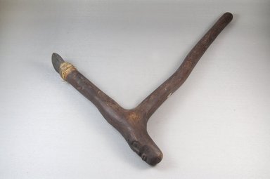 <em>Adze with Stone Blade</em>. Stone Brooklyn Museum, Museum Expedition 1922, Robert B. Woodward Memorial Fund, 22.425. Creative Commons-BY (Photo: Brooklyn Museum, CUR.22.425_side_PS5.jpg)
