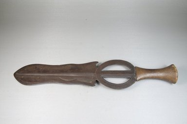  <em>Sword</em>. Brooklyn Museum, Museum Expedition 1922, Robert B. Woodward Memorial Fund, 22.435. Creative Commons-BY (Photo: Brooklyn Museum, CUR.22.435_side_PS5.jpg)