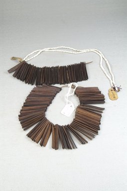  <em>Necklace</em>, early 20th century. Wood, beads, fiber, 1 1/2 x 31 1/2 in. (3.8 x 80 cm). Brooklyn Museum, Gift of Thomas A. Eddy, 22.645. Creative Commons-BY (Photo: Brooklyn Museum, CUR.22.645_front_PS5.jpg)