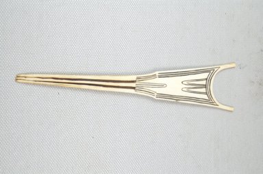  <em>Hair Pin, Three Prongs</em>. Ivory Brooklyn Museum, Museum Expedition 1922, Robert B. Woodward Memorial Fund, 22.678. Creative Commons-BY (Photo: Brooklyn Museum, CUR.22.678_front_PS5.jpg)