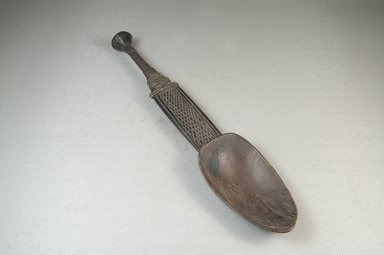  <em>Spoon, Handle</em>, late 19th or early 20th century. Wood, brass, 2 3/16 x 10 9/16 in. (5.6 x 26.8 cm). Brooklyn Museum, Museum Expedition 1922, Robert B. Woodward Memorial Fund, 22.735. Creative Commons-BY (Photo: Brooklyn Museum, CUR.22.735_top_PS5.jpg)