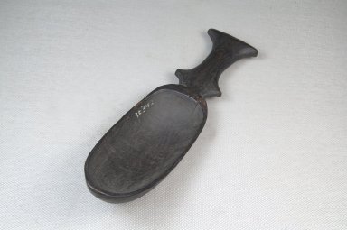  <em>Carved Spoon</em>, late 19th-early 20th century. Wood, 1 7/8 x 6 5/8 in. (4.8 x 16.8 cm). Brooklyn Museum, Museum Expedition 1922, Robert B. Woodward Memorial Fund, 22.740. Creative Commons-BY (Photo: Brooklyn Museum, CUR.22.740_top_PS5.jpg)