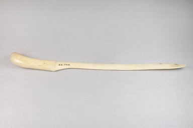  <em>Knife</em>, 19th century. Light ivory, 14 3/4 in. (37.5 cm). Brooklyn Museum, Museum Expedition 1922, Robert B. Woodward Memorial Fund, 22.746. Creative Commons-BY (Photo: Brooklyn Museum, CUR.22.746_side_PS5.jpg)