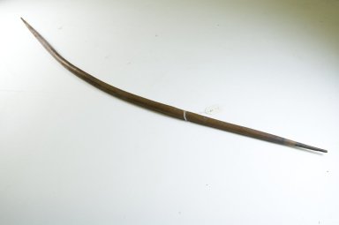  <em>Bow</em>, before 1922. Light wood, 3/8 x 3/8 x 37 in. (1 x 1 x 94 cm). Brooklyn Museum, Museum Expedition 1922, Robert B. Woodward Memorial Fund, 22.961. Creative Commons-BY (Photo: Brooklyn Museum, CUR.22.961_front_PS5.jpg)
