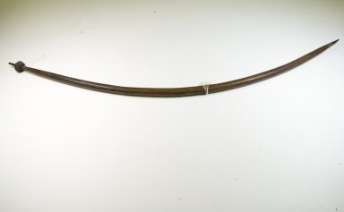  <em>Bow</em>, before 1922. Wood, 13/16 x 13/16 x 38 3/16 in. (2 x 2 x 97 cm). Brooklyn Museum, Museum Expedition 1922, Robert B. Woodward Memorial Fund, 22.967. Creative Commons-BY (Photo: Brooklyn Museum, CUR.22.967_front_PS5.jpg)
