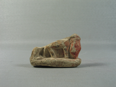  <em>Fragmentary Group of Apes</em>, ca. 1352-1336 B.C.E. Limestone, pigment, 1 5/16 × 9/16 × 2 1/16 in. (3.3 × 1.5 × 5.3 cm). Brooklyn Museum, Gift of the Egypt Exploration Society, 25.886.11. Creative Commons-BY (Photo: , CUR.25.886.11_view02.jpg)