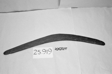 Aboriginal Australian. <em>Throwing Stick</em>, late 19th century. Wood, 26 1/4 x 4 x 3/4 in. (66.7 x 10.2 x 1.9 cm). Brooklyn Museum, Gift of Thomas A. Eddy, 25.919. Creative Commons-BY (Photo: Brooklyn Museum, CUR.25.919_bw.jpg)