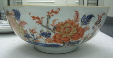 <em>Bowl</em>, ca. 1740. Porcelain, 4 1/2 x 10 1/4 in. (11.4 x 26 cm). Brooklyn Museum, Bequest of Samuel E. Haslett, 29.1455. Creative Commons-BY (Photo: Brooklyn Museum, CUR.29.1455_side.jpg)