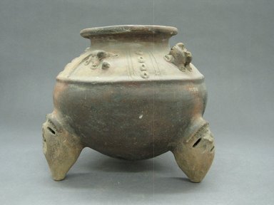  <em>Tripod Jar</em>, 800-1500. Ceramic, red slip, 7 1/2 x 9 x 9 1/4 in. (19.1 x 22.9 x 23.5 cm). Brooklyn Museum, Gift of Mrs. Minor C. Keith in memory of her husband, 31.989. Creative Commons-BY (Photo: Brooklyn Museum, CUR.31.989_view1.jpg)