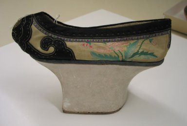  <em>Pair of Shoes</em>, 19th century. Silk, leather, wood, A: 5 1/8 x 8 11/16 in. (13 x 22 cm). Brooklyn Museum, Brooklyn Museum Collection, 34.1017a-b. Creative Commons-BY (Photo: Brooklyn Museum, CUR.34.1017b_view1.jpg)