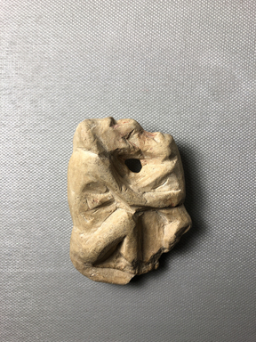  <em>Pair of Monkeys</em>, ca. 1352-1336 B.C.E. Limestone, pigment, 3 × 2 1/8 × 1 in. (7.6 × 5.4 × 2.5 cm). Brooklyn Museum, Charles Edwin Wilbour Fund, 34.1183a. Creative Commons-BY (Photo: , CUR.34.1183a_view01.jpg)