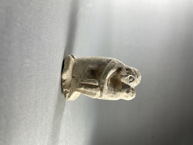  <em>Pair of Monkeys</em>, ca. 1352-1336 B.C.E. Limestone, pigment, 2 1/2 × 1 1/4 × 7/8 in. (6.4 × 3.2 × 2.2 cm). Brooklyn Museum, Charles Edwin Wilbour Fund, 34.1183b. Creative Commons-BY (Photo: Brooklyn Museum, CUR.34.1183b_view01.jpg)