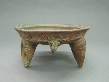  <em>Tripod Bowl</em>, 300-800. Ceramic, pigment, 3 7/8 x 7 9/16 x 7 11/16 in. (9.8 x 19.2 x 19.5 cm). Brooklyn Museum, Alfred W. Jenkins Fund, 34.1610. Creative Commons-BY (Photo: Brooklyn Museum, CUR.34.1610.jpg)