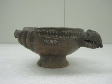  <em>Bowl</em>, cica 500-1350. Ceramic, pigment, 3 3/4 x 9 x 8 in. (9.5 x 22.9 x 20.3 cm). Brooklyn Museum, Alfred W. Jenkins Fund, 34.1739. Creative Commons-BY (Photo: Brooklyn Museum, CUR.34.1739_view1.jpg)