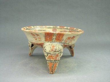 <em>Tripod Bowl</em>, 800-1350. Ceramic, pigment, 4 1/2 x 8 1/4 x 8 5/16 in. (11.4 x 21 x 21.1 cm). Brooklyn Museum, Alfred W. Jenkins Fund, 34.1748. Creative Commons-BY (Photo: Brooklyn Museum, CUR.34.1748_view1.jpg)