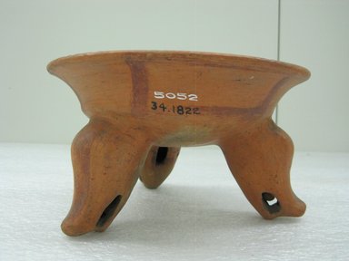  <em>Tripod Bowl</em>, 800–1500. Ceramic, pigment, 4 1/2 x 8 5/16 x 8 3/16 in. (11.4 x 21.1 x 20.8 cm). Brooklyn Museum, Alfred W. Jenkins Fund, 34.1822. Creative Commons-BY (Photo: Brooklyn Museum, CUR.34.1822_view1.jpg)