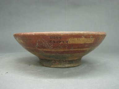  <em>Footed Bowl</em>, 500–1550. Ceramic, pigment, 2 15/16 x 8 1/8 x 8 7/16 in. (7.5 x 20.6 x 21.4 cm). Brooklyn Museum, Alfred W. Jenkins Fund, 34.1977. Creative Commons-BY (Photo: Brooklyn Museum, CUR.34.1977_view1.jpg)
