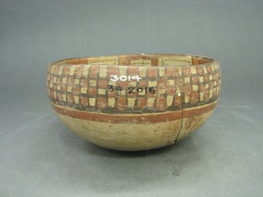  <em>Bowl</em>, 1000-1350. Ceramic, pigments, 3 1/4 x 6 1/4 x 6 3/16 in. (8.3 x 15.9 x 15.7 cm). Brooklyn Museum, Alfred W. Jenkins Fund, 34.2016. Creative Commons-BY (Photo: Brooklyn Museum, CUR.34.2016.jpg)
