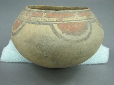  <em>Jar</em>, 1000-1350. Ceramic, pigment, 5 1/8 x 6 7/8 x 7 1/8 in. (13 x 17.5 x 18.1 cm). Brooklyn Museum, Alfred W. Jenkins Fund, 34.2216. Creative Commons-BY (Photo: Brooklyn Museum, CUR.34.2216.jpg)