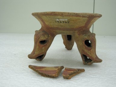  <em>Tripod Bowl</em>, 800-1500. Ceramic, 4 1/4 x 6 1/4 x 6 1/4 in. (10.8 x 15.9 x 15.9 cm). Brooklyn Museum, Alfred W. Jenkins Fund, 34.2465. Creative Commons-BY (Photo: Brooklyn Museum, CUR.34.2465_view1.jpg)