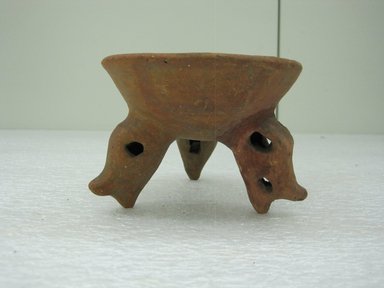  <em>Tripod Bowl</em>, 800-1500. Ceramic, pigment, 3 1/4 x 4 1/2 x 4 1/2 in. (8.3 x 11.4 x 11.4 cm). Brooklyn Museum, Alfred W. Jenkins Fund, 34.2480. Creative Commons-BY (Photo: Brooklyn Museum, CUR.34.2480_view1.jpg)