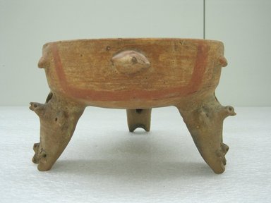  <em>Tripod Bowl</em>, 800-1500?. Ceramic, pigment, 5 1/4 x 8 1/2 x 9 3/4 in. (13.3 x 21.6 x 24.8 cm). Brooklyn Museum, Alfred W. Jenkins Fund, 34.2515. Creative Commons-BY (Photo: Brooklyn Museum, CUR.34.2515_view1.jpg)