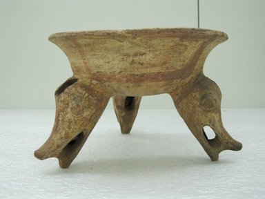  <em>Tripod Bowl</em>, 800-1500. Ceramic, pigment, 5 5/8 x 8 1/2 x 9 in. (14.3 x 21.6 x 22.9 cm). Brooklyn Museum, Alfred W. Jenkins Fund, 34.2516. Creative Commons-BY (Photo: Brooklyn Museum, CUR.34.2516_view1.jpg)