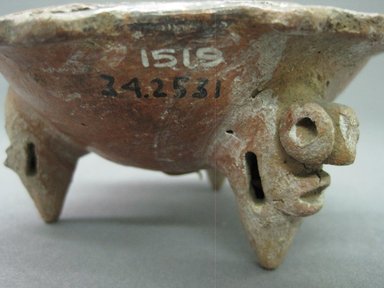  <em>Tripod Bowl</em>, 800-1500. Ceramic, pigment, 2 1/8 x 4 13/16 x 4 1/8 in. (5.4 x 12.2 x 10.5 cm). Brooklyn Museum, Alfred W. Jenkins Fund, 34.2531. Creative Commons-BY (Photo: Brooklyn Museum, CUR.34.2531_documentation.jpg)