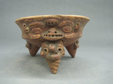  <em>Tripod Bowl</em>, 800-1500. Ceramic, pigment, 3 5/8 x 5 13/16 x 5 13/16 in. (9.2 x 14.8 x 14.8 cm). Brooklyn Museum, Alfred W. Jenkins Fund, 34.2571. Creative Commons-BY (Photo: Brooklyn Museum, CUR.34.2571_view1.jpg)