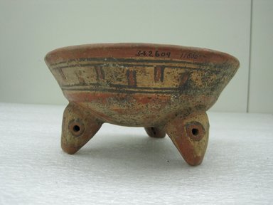  <em>Tripod Bowl</em>, 800-1200. Ceramic, pigment, 3 5/8 x 7 1/4 x 7 1/4 in. (9.2 x 18.4 x 18.4 cm). Brooklyn Museum, Alfred W. Jenkins Fund, 34.2609. Creative Commons-BY (Photo: Brooklyn Museum, CUR.34.2609_view1.jpg)