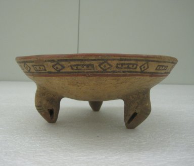  <em>Tripod Bowl</em>, 1000-1550. Ceramic, pigments, 3 5/8 x 8 5/8 x 8 15/16 in. (9.2 x 21.9 x 22.7 cm). Brooklyn Museum, Alfred W. Jenkins Fund, 34.2615. Creative Commons-BY (Photo: Brooklyn Museum, CUR.34.2615_view1.jpg)