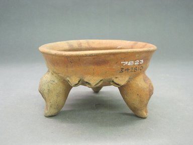  <em>Tripod Bowl</em>, 800-1500. Ceramic, pigment, 2 3/4 x 4 3/4 x 4 3/4 in. (7 x 12.1 x 12.1 cm). Brooklyn Museum, Alfred W. Jenkins Fund, 34.2810. Creative Commons-BY (Photo: Brooklyn Museum, CUR.34.2810_view1.jpg)