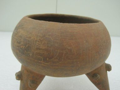  <em>Tripod Bowl</em>, 200-600. Ceramic, 5 1/2 x 6 3/4 x 6 7/8 in. (14 x 17.1 x 17.5 cm). Brooklyn Museum, Alfred W. Jenkins Fund, 34.2827. Creative Commons-BY (Photo: Brooklyn Museum, CUR.34.2827_detail1.jpg)