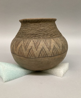 Southwest (unidentified). <em>Jar</em>. Clay, slip, pigment, 6 × 6 3/4 × 6 3/4 in. (15.2 × 17.1 × 17.1 cm). Brooklyn Museum, Brooklyn Museum Collection, 34.624. Creative Commons-BY (Photo: Brooklyn Museum, CUR.34.624_view01.jpg)