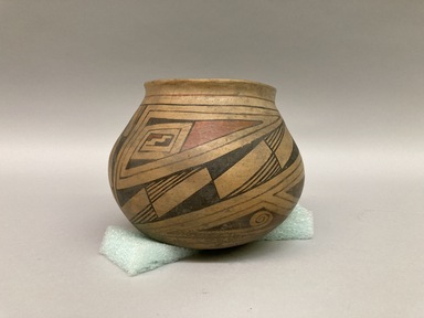 Southwest (unidentified). <em>Bowl</em>. Clay, slip, 5 1/2 × 7 × 7 in. (14 × 17.8 × 17.8 cm). Brooklyn Museum, Brooklyn Museum Collection, 34.627. Creative Commons-BY (Photo: Brooklyn Museum, CUR.34.627_view01.jpg)