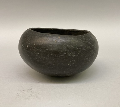 Pueblo (unidentified). <em>Small Bowl</em>. Clay, galena, lead ore, 2 7/8 × 4 3/4 × 4 3/4 in. (7.3 × 12.1 × 12.1 cm). Brooklyn Museum, Brooklyn Museum Collection, 34.642. Creative Commons-BY (Photo: Brooklyn Museum, CUR.34.642.jpg)