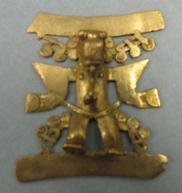 Diquís. <em>Gold Ornament in the Form of an Animal Devouring a Serpent</em>, 700-1550 CE. Gold, 3 7/16 x 2 15/16in. (8.7 x 7.5cm). Brooklyn Museum, Alfred W. Jenkins Fund, 35.189. Creative Commons-BY (Photo: Brooklyn Museum, CUR.35.189.jpg)