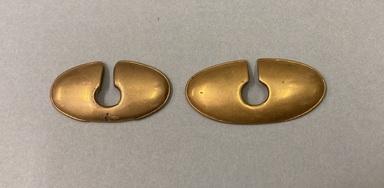 Quimbaya. <em>Nose Ornaments</em>, 300 BCE-700 CE. Gold, a: 1 × 1 13/16 × 1/8 in. (2.5 × 4.6 × 0.3 cm). Brooklyn Museum, Alfred W. Jenkins Fund, 35.194a-b. Creative Commons-BY (Photo: Brooklyn Museum, CUR.35.194a-b.jpg)