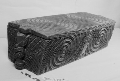 Maori (Te Arawa). <em>Treasure Box with Lid  (Papahou)</em>, 1870-1880. Wood, shell, 27 9/16 x 8 7/8 x 6 1/16 in.  (70.0 x 22.5 x 15.4 cm). Brooklyn Museum, Gift of Appleton Sturgis, 35.2197a-b. Creative Commons-BY (Photo: Brooklyn Museum, CUR.35.2197a-b_bw.jpg)