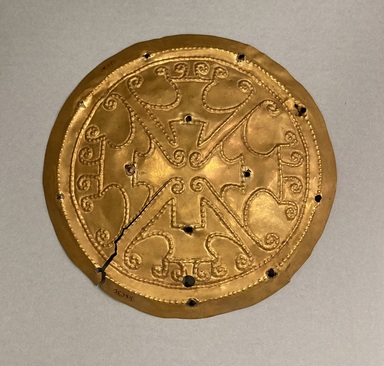  <em>Embossed Disk</em>. Gold, 7 3/8 × 7 1/4 × 13/16 in. (18.7 × 18.4 × 2.1 cm). Brooklyn Museum, Alfred W. Jenkins Fund, 35.344. Creative Commons-BY (Photo: Brooklyn Museum, CUR.35.344.jpg)