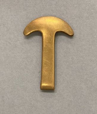 Calima. <em>Tweezer</em>, 1-700. Gold, 1 5/8 × 1 1/8 × 3/16 in. (4.1 × 2.9 × 0.5 cm). Brooklyn Museum, Alfred W. Jenkins Fund, 35.512. Creative Commons-BY (Photo: Brooklyn Museum, CUR.35.512.jpg)