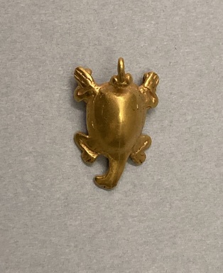  <em>Turtle Figurine</em>. Gold, 3/8 × 7/8 × 9/16 in. (1 × 2.2 × 1.4 cm). Brooklyn Museum, Alfred W. Jenkins Fund, 35.79. Creative Commons-BY (Photo: Brooklyn Museum, CUR.35.79_overall.jpg)