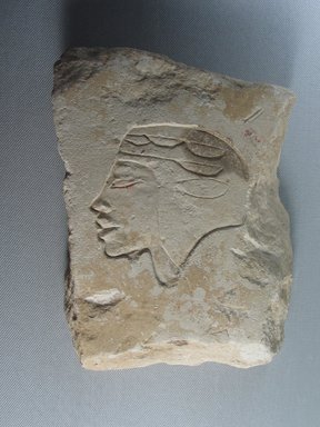  <em>Trial Piece with Head of a Man</em>, ca. 1352–1336 B.C.E. Limestone, pigment, 7 11/16 × 5 1/2 × 1 7/16 in. (19.6 × 14 × 3.7 cm). Brooklyn Museum, Gift of the Egypt Exploration Society, 36.872. Creative Commons-BY (Photo: Brooklyn Museum, CUR.36.872_view02.jpg)