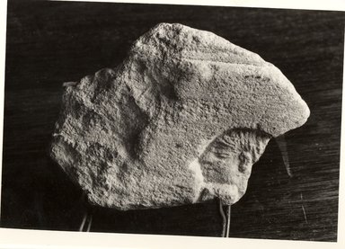  <em>Relief Fragment of a Head of a Man</em>, ca. 1352-1336 B.C.E. Limestone, pigment, 1 5/8 x 2 3/16 in. (4.1 x 5.6 cm). Brooklyn Museum, Gift of the Egypt Exploration Society, 36.963. Creative Commons-BY (Photo: Brooklyn Museum, CUR.36.963_negA_bw.jpg)