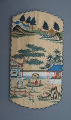  <em>Money Case</em>. Cloth, embroidered silk, 3 9/16 x 6 11/16 in. (9 x 17 cm). Brooklyn Museum, Frank L. Babbott Fund, 37.371.75. Creative Commons-BY (Photo: Brooklyn Museum, CUR.37.371.75_side1.jpg)
